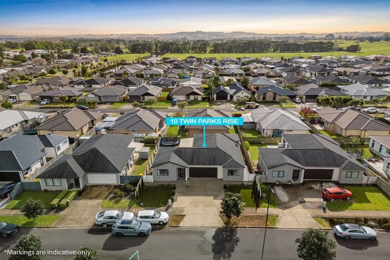 Photo of property in 10 Twin Parks Rise, Papakura, 2110