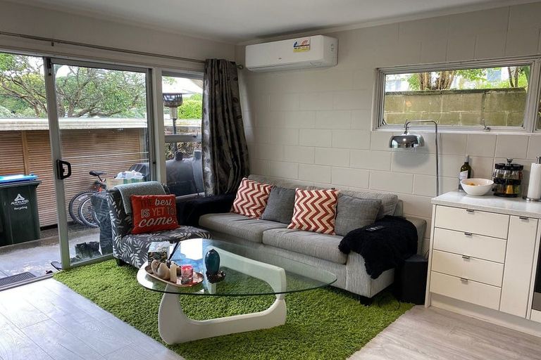 Photo of property in 1/23b Hillsborough Road, Hillsborough, Auckland, 1042