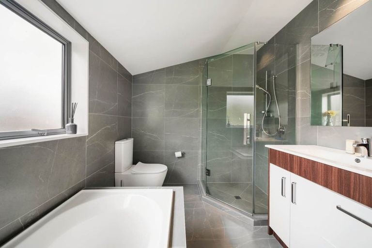 Photo of property in 4 Kearney Place, Massey, Auckland, 0614