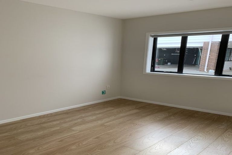 Photo of property in 5 Tawa Road, Te Atatu Peninsula, Auckland, 0610