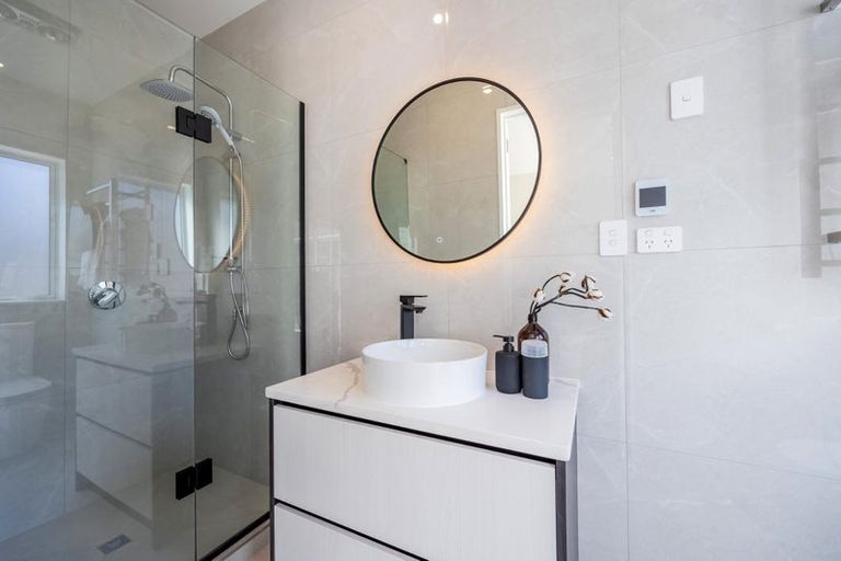 Photo of property in 2 Maraeariki Avenue, Orewa, 0931