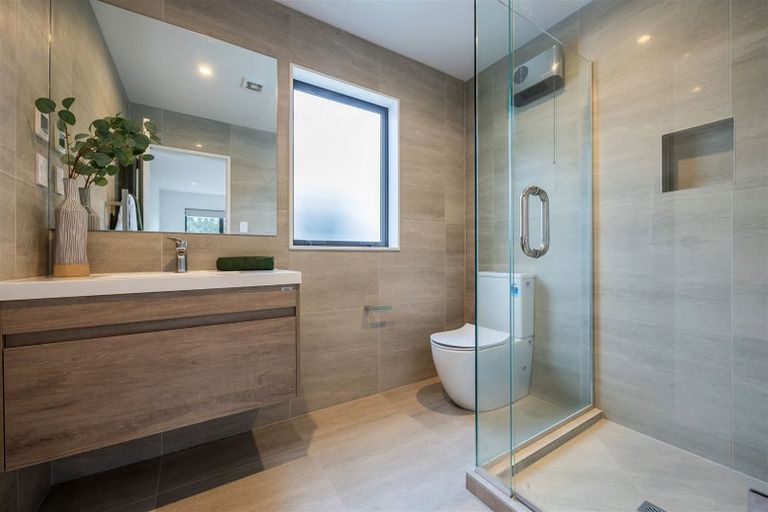 Photo of property in 40e Evelyn Place, Hillcrest, Auckland, 0627