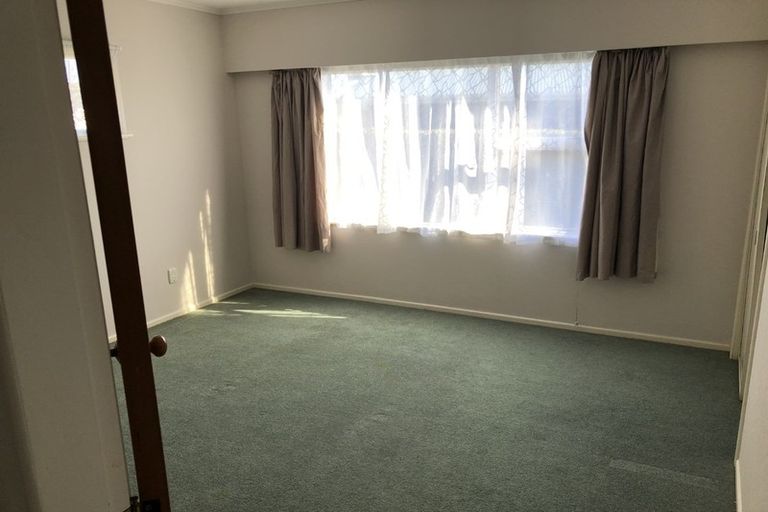 Photo of property in 11 Kennedy Place, Merrilands, New Plymouth, 4312