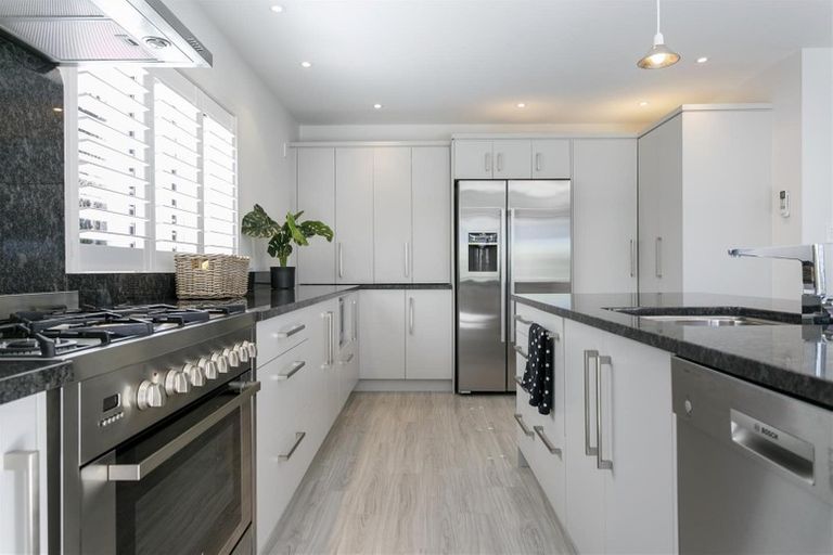 Photo of property in 12 Chesham Avenue, Waipahihi, Taupo, 3330