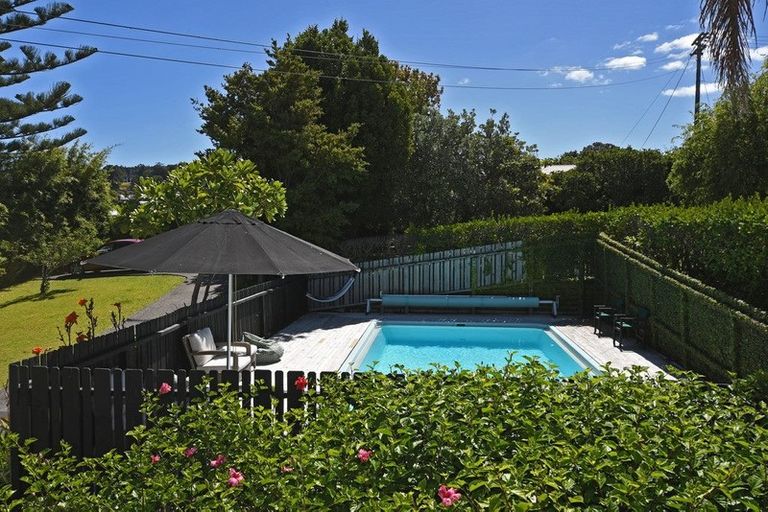 Photo of property in 10 Totara Road, Leigh, 0985