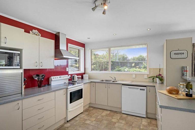 Photo of property in 85 Weatherly Road, Torbay, Auckland, 0630