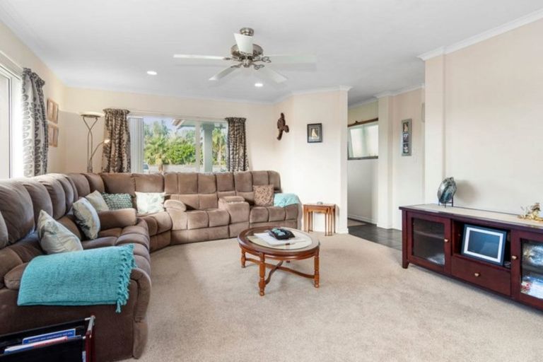 Photo of property in 28 Calypso Drive, Papamoa Beach, Papamoa, 3118