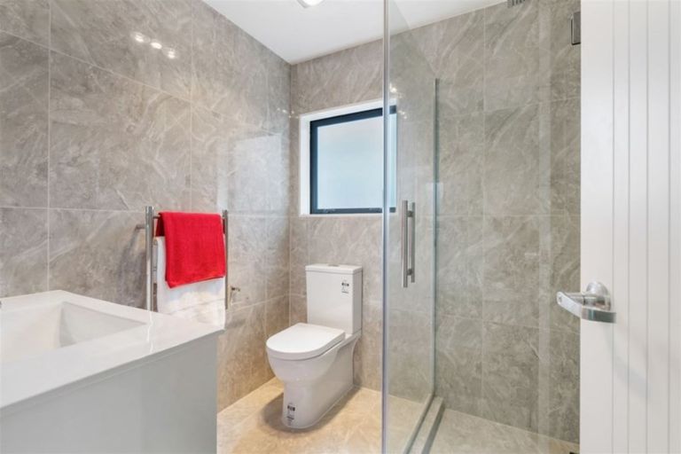 Photo of property in 8c Mahon Place, Papatoetoe, Auckland, 2025