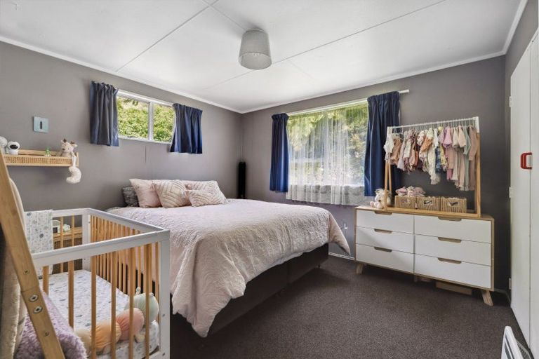 Photo of property in 24 Montjoy Street, Stratford, 4332