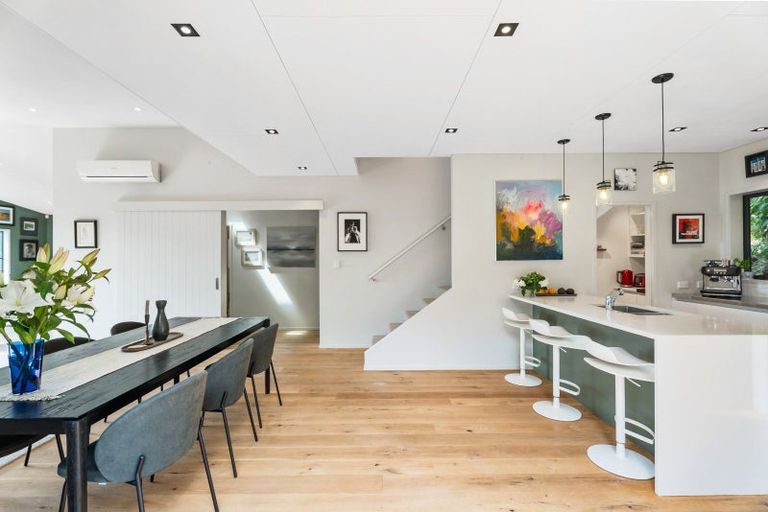 Photo of property in 64 Otitori Bay Road, Titirangi, Auckland, 0604