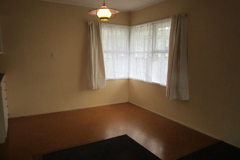 Photo of property in 14 Lindis Place, Mangere Bridge, Auckland, 2022
