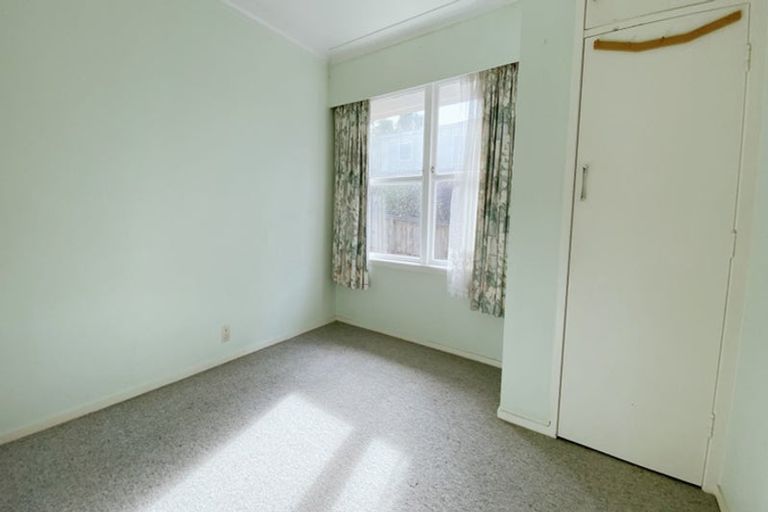 Photo of property in 14 Meadowvale Avenue, Forrest Hill, Auckland, 0620