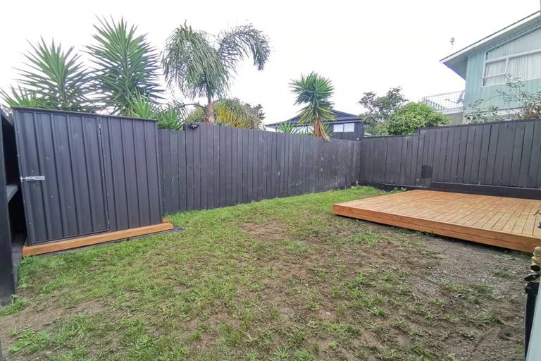 Photo of property in 37 Takapu Street, Henderson, Auckland, 0612
