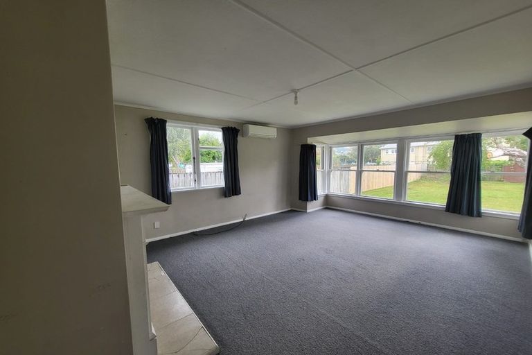 Photo of property in 22 Maher Street, Elderslea, Upper Hutt, 5018