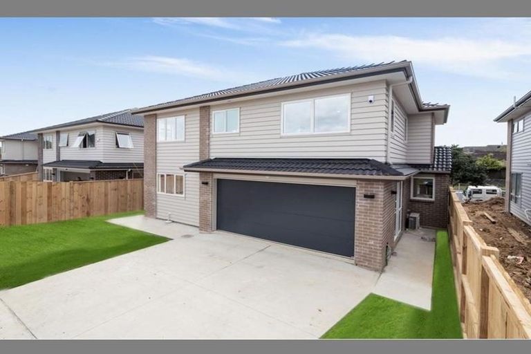 Photo of property in 30 Pikao Place, East Tamaki, Auckland, 2016