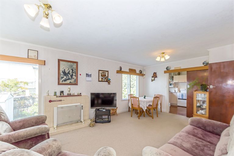 Photo of property in 62 Ocean View Road, Northcote, Auckland, 0627