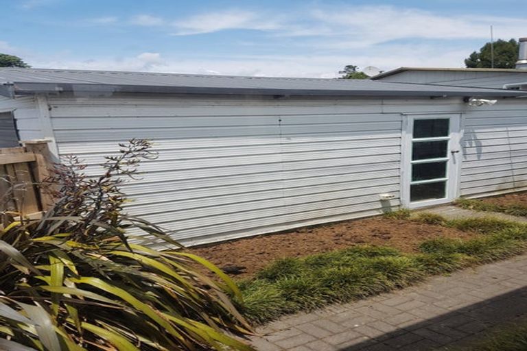Photo of property in 2/15 Tasman Drive, Opaheke, Papakura, 2113