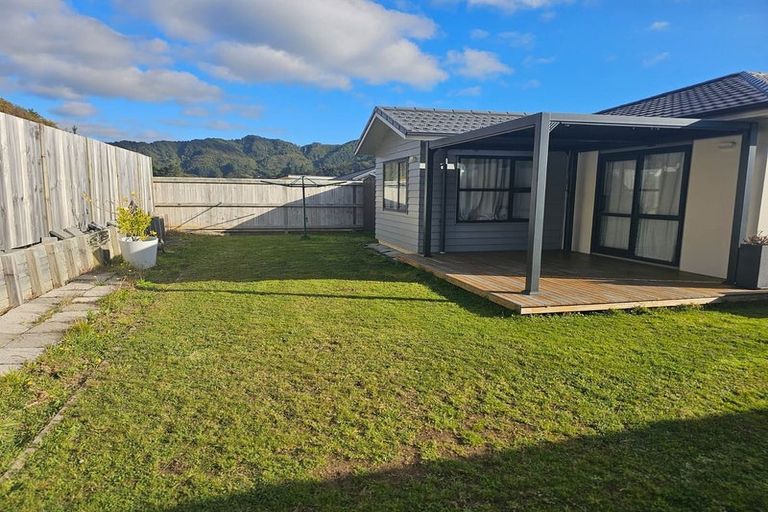 Photo of property in 39 Brian Morgan Terrace, Wainuiomata, Lower Hutt, 5014
