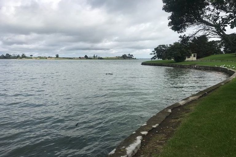 Photo of property in 7 Lane Road, Weymouth, Auckland, 2103