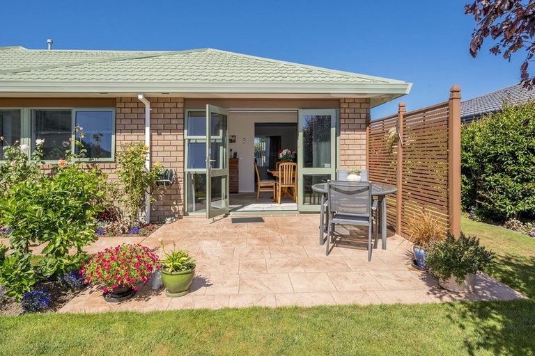 Photo of property in 9 Cranbrook Grove, Waikanae, 5036