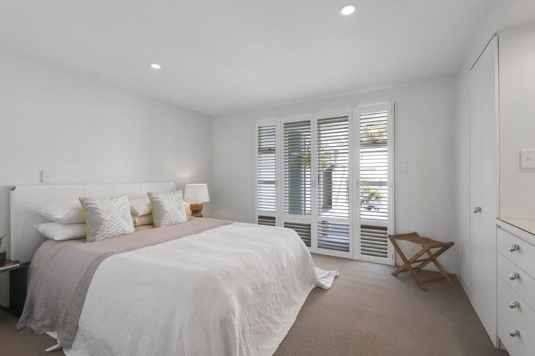 Photo of property in 135 Main Road, Redcliffs, Christchurch, 8081