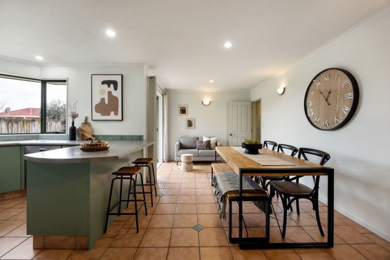 Photo of property in 12 Greenough Place, Rototuna, Hamilton, 3210