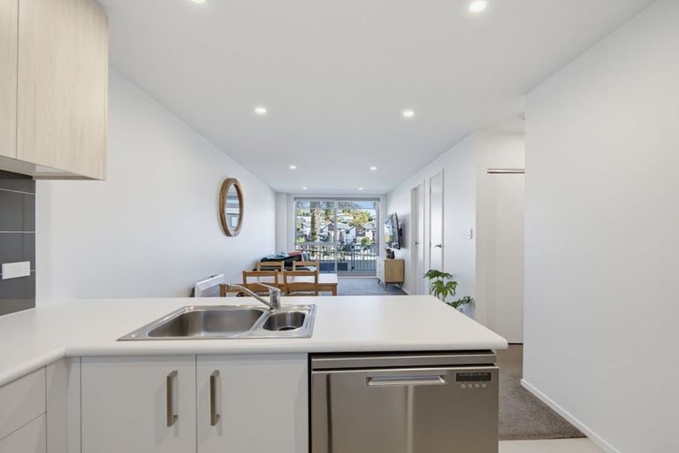 Photo of property in 6/17 Link Crescent, Stanmore Bay, Whangaparaoa, 0932