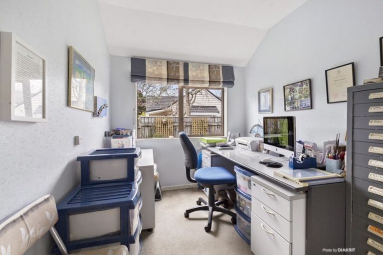 Photo of property in 8 Burma Road, Khandallah, Wellington, 6035