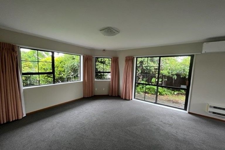 Photo of property in 15 Vincent Street, Waterloo, Lower Hutt, 5011