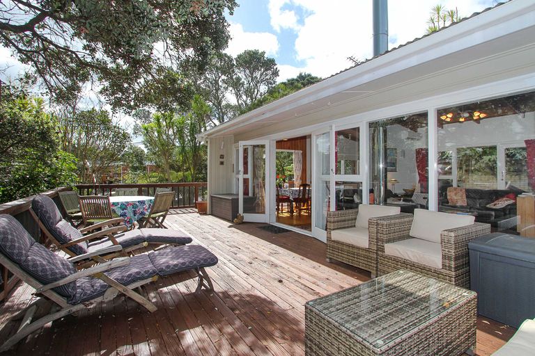 Photo of property in 28 Kauri Road, Birkenhead, Auckland, 0626