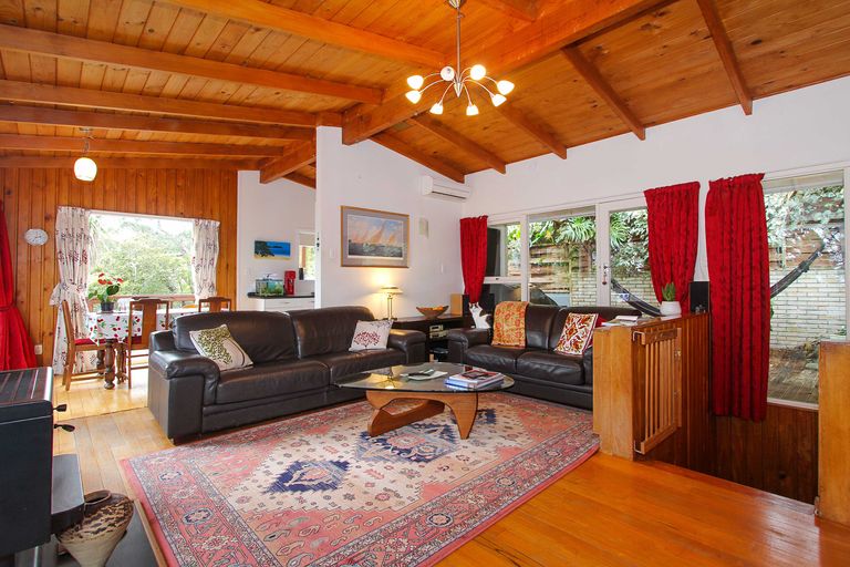 Photo of property in 28 Kauri Road, Birkenhead, Auckland, 0626