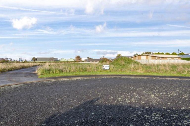 Photo of property in 2 Yulestar Place, Hawera, 4610