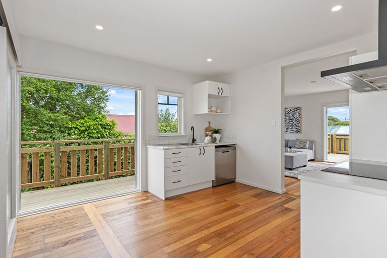 Photo of property in 11 Glenrowan Avenue, Avondale, Christchurch, 8061