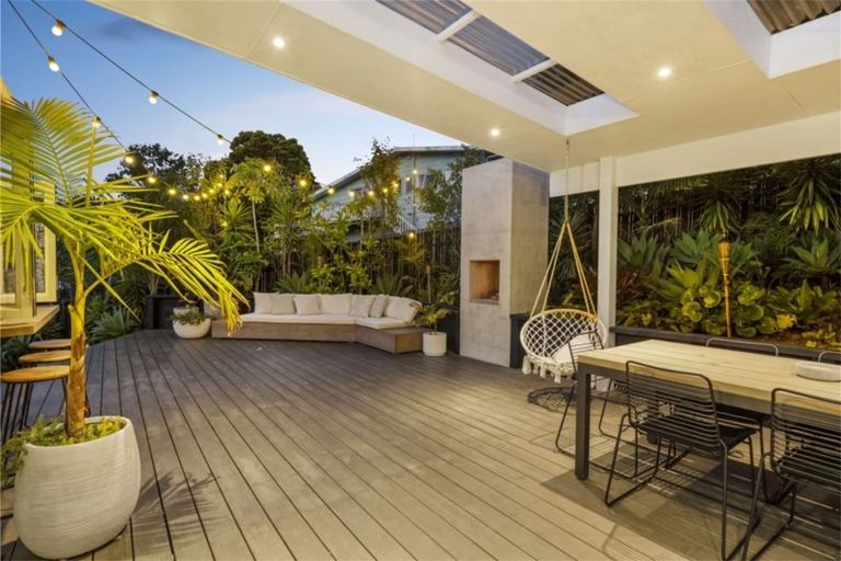 Photo of property in 2 Redwing Street, Browns Bay, Auckland, 0630