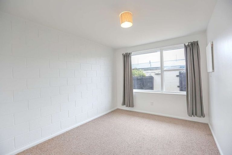 Photo of property in 8/20a Dickson Crescent, Hornby, Christchurch, 8042