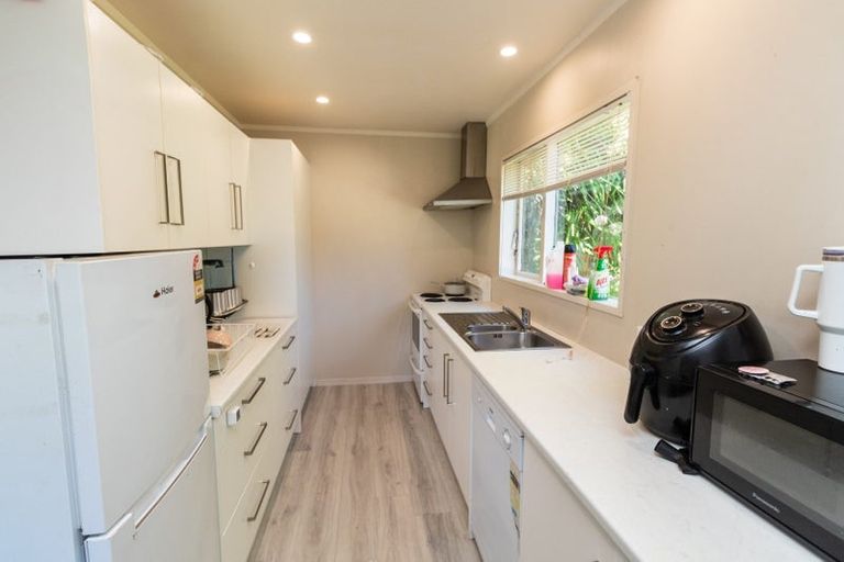 Photo of property in 13b Florio Terrace, Tawa, Wellington, 5028