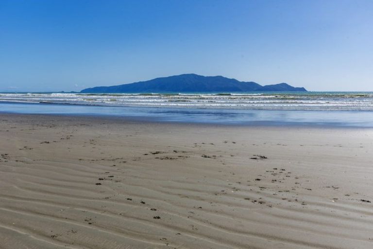 Photo of property in 47 Pingoa Lane, Peka Peka, Waikanae, 5391