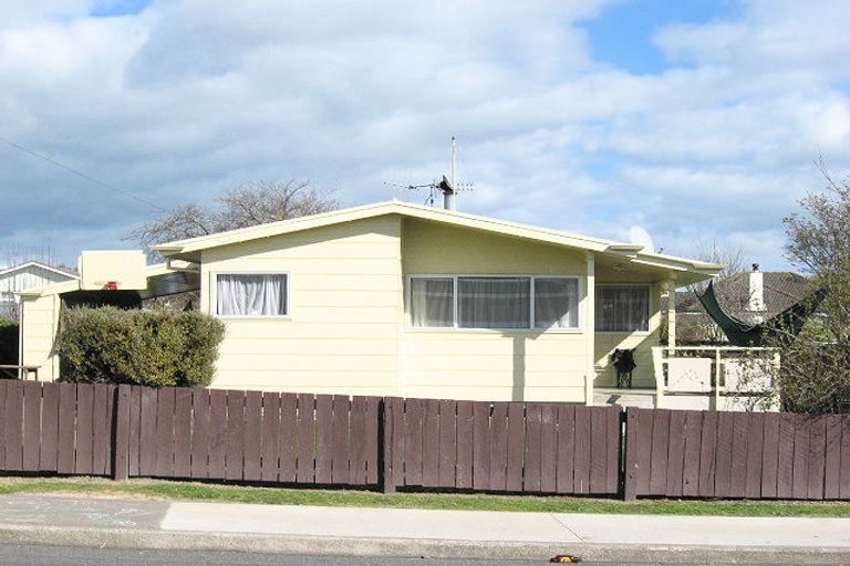 Photo of property in 1a Freyberg Terrace, Waipukurau, 4200