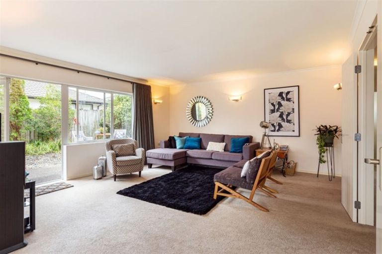 Photo of property in 79 Nimstedt Avenue, Oteha, Auckland, 0632