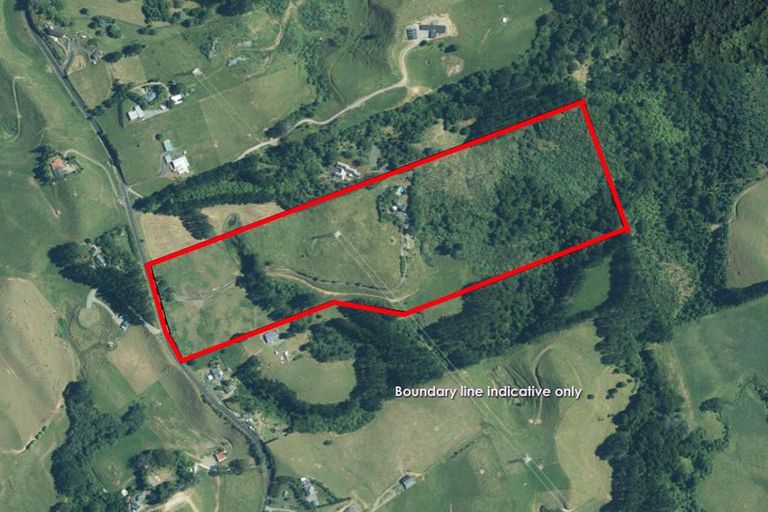 Photo of property in 447 Barrett Road, Omata, New Plymouth, 4374