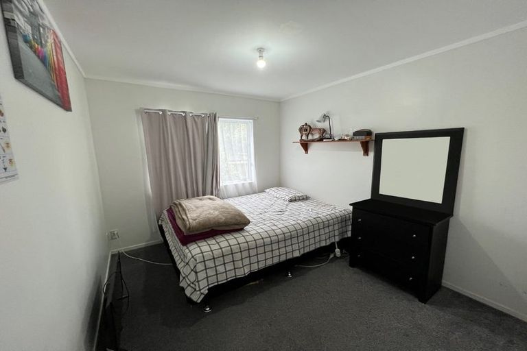 Photo of property in 1/11 Kirklow Place, Goodwood Heights, Auckland, 2105