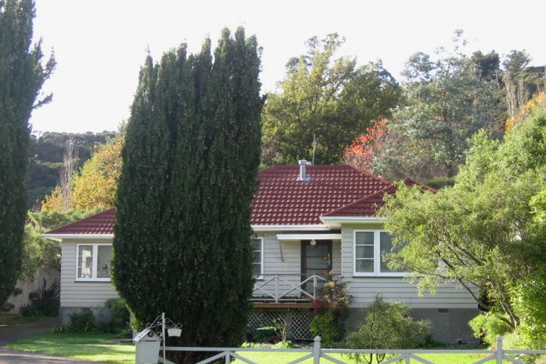 Photo of property in 17 Montgomery Street, Stokes Valley, Lower Hutt, 5019