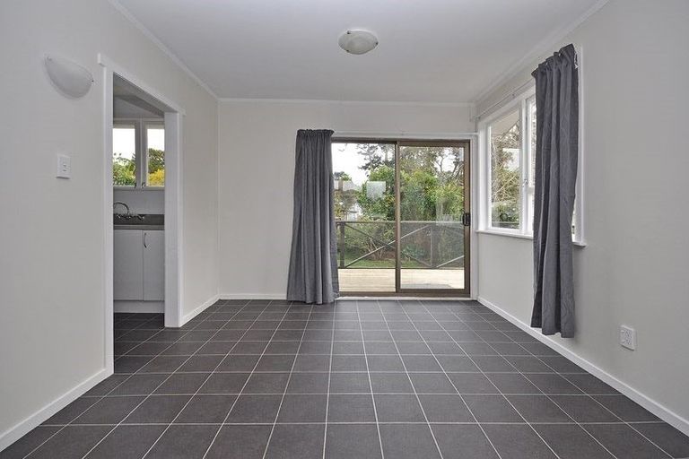 Photo of property in 55 Riverpark Crescent, Henderson, Auckland, 0610