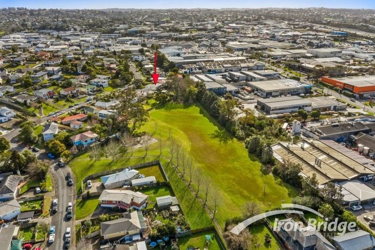 Photo of property in 49 Bruce Road, Glenfield, Auckland, 0629