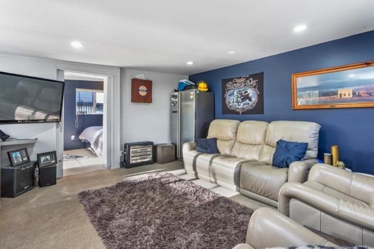 Photo of property in 195 Centaurus Road, Saint Martins, Christchurch, 8022