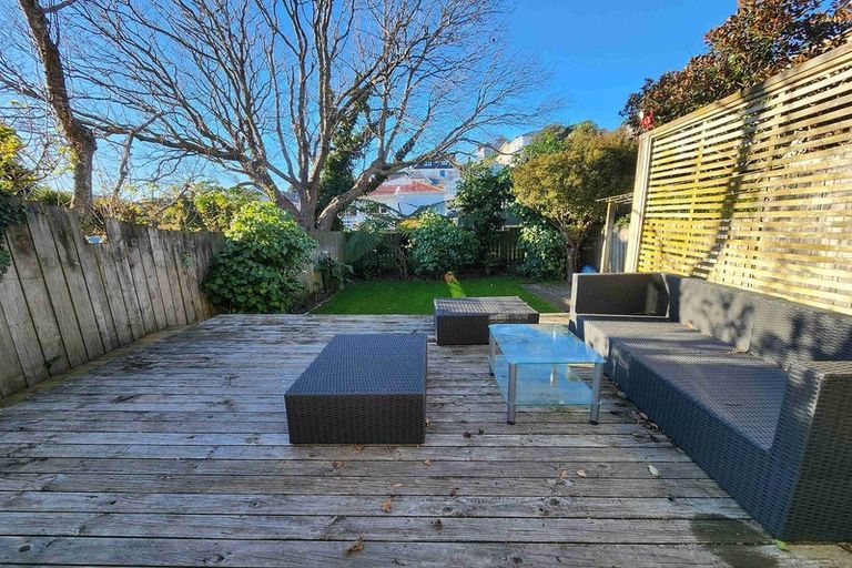 Photo of property in 45 Queen Street, Mount Victoria, Wellington, 6011