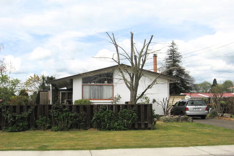 Photo of property in 11 Martin Street, Utuhina, Rotorua, 3015