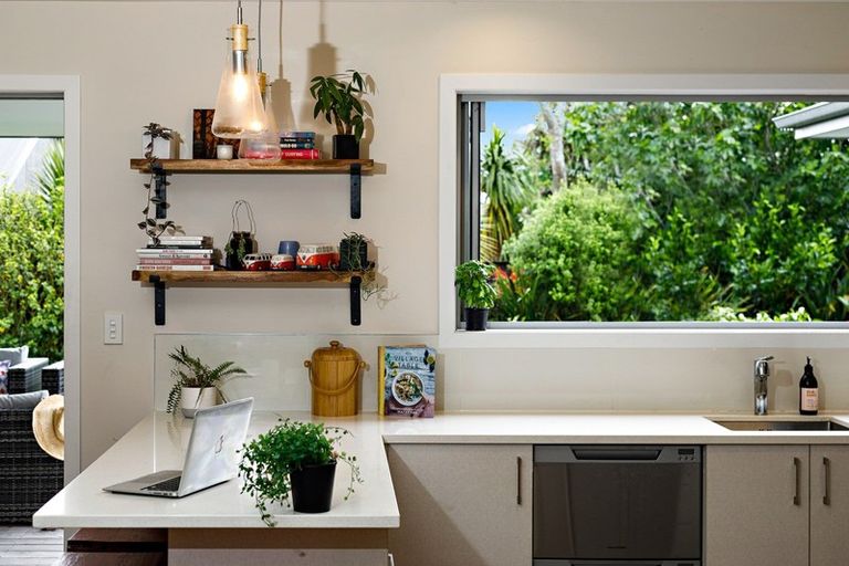 Photo of property in 5 Wrybill Way, Point Wells, Warkworth, 0986