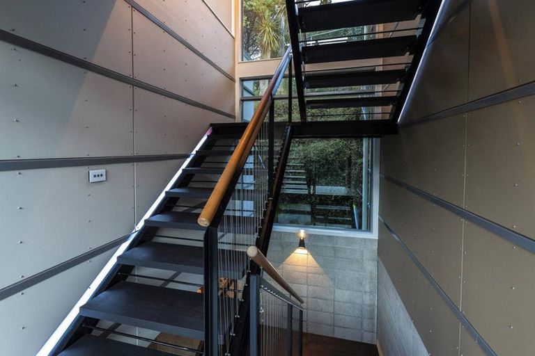 Photo of property in 1 Stonehaven Terrace, Hillsborough, Christchurch, 8022