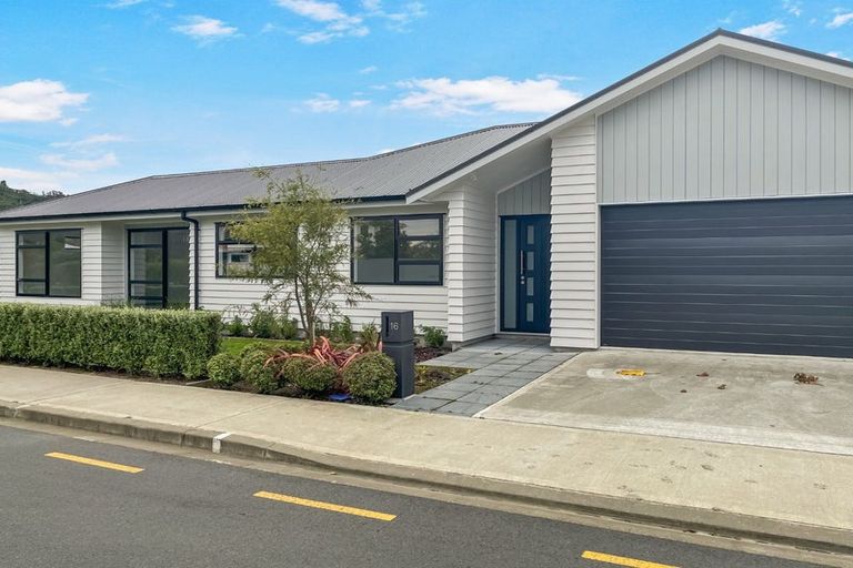 Photo of property in 16 Te Ara O Motutawa, Avalon, Lower Hutt, 5011